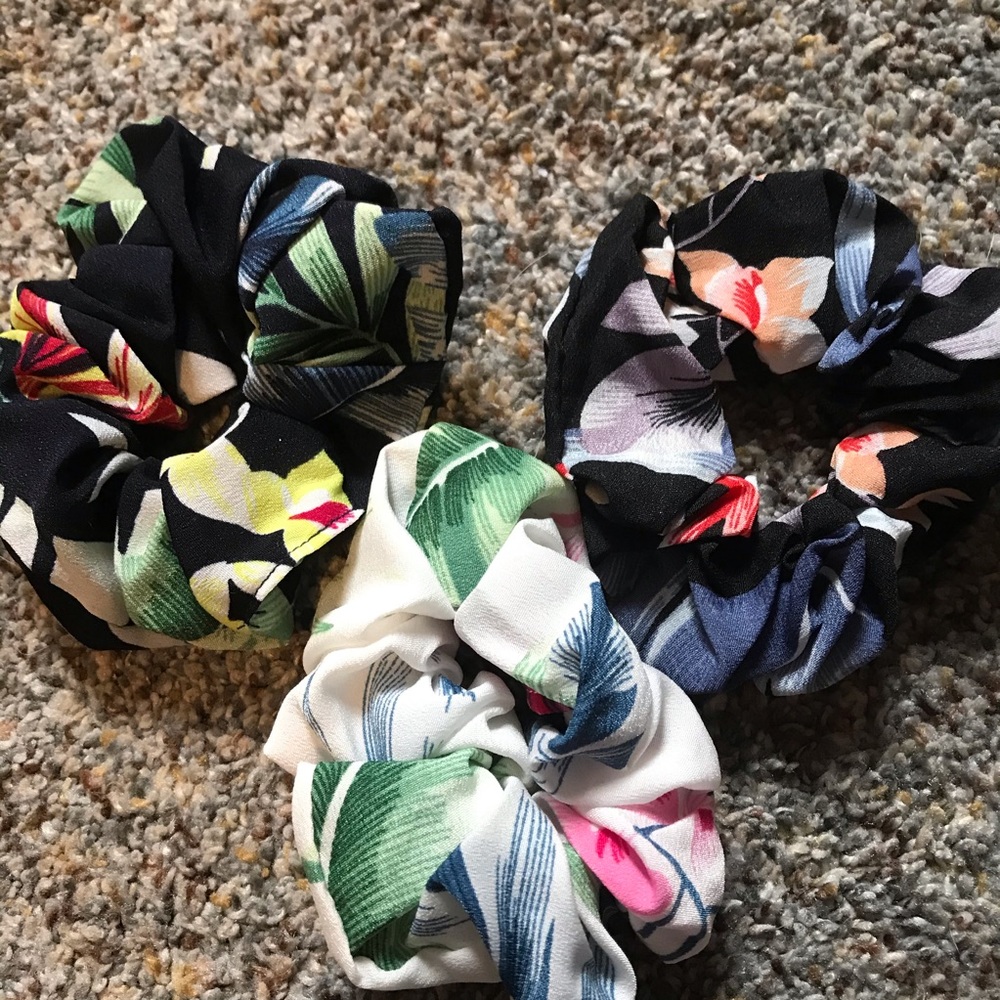 Bundle 2/$14 - Picture 2 of 4